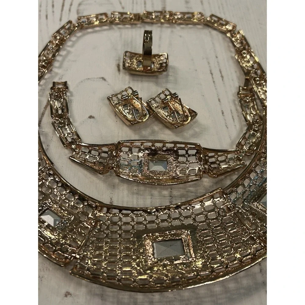 1980's Full Parure Gold Tone Pink Stones Collar Necklace Bracelet Earrings Ring